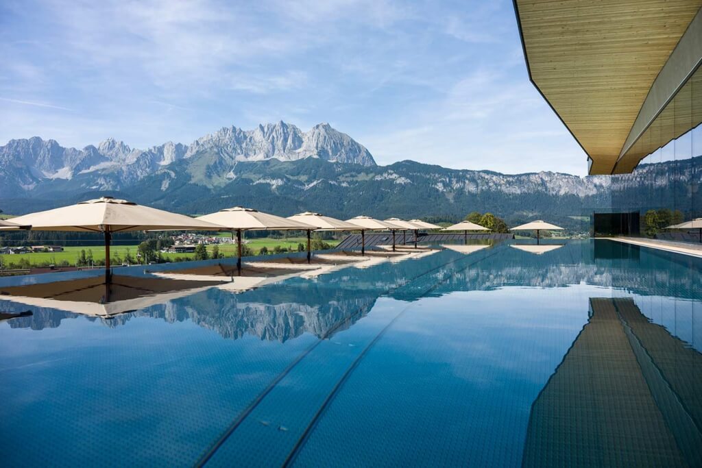 Infinity-pool-in-summer