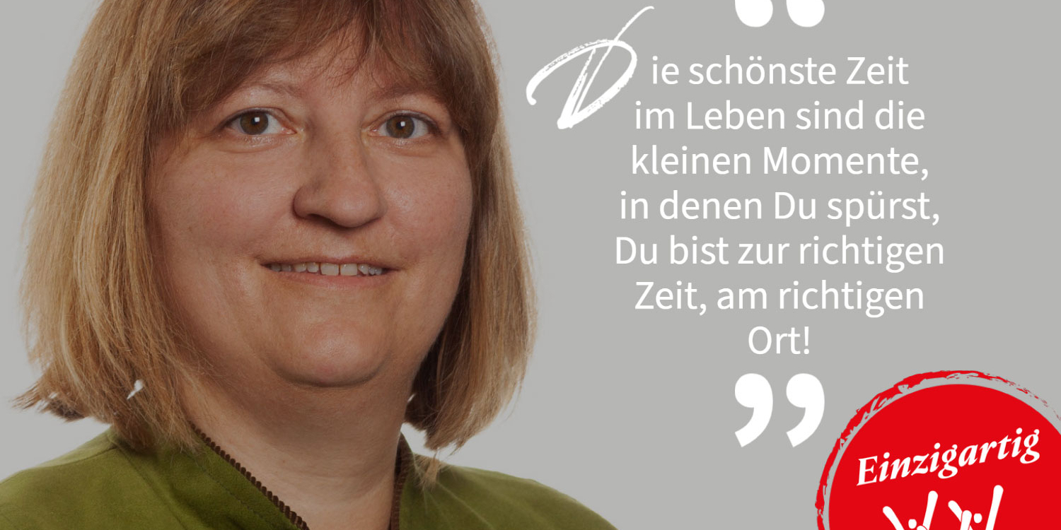 Ritratto di una persona premiata con una citazione sui momenti speciali della vita e il premio "Unico".