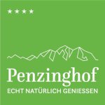 Logo des Hotel Penzinghof mit dem Slogan "Echt natürlich genießen" und Bergmotiv.
